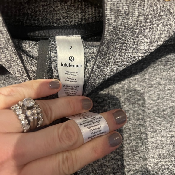 NWOT LULULEMON SOLD OUT ENGINEERED WARMTH HALF ZIP - Picture 6 of 6